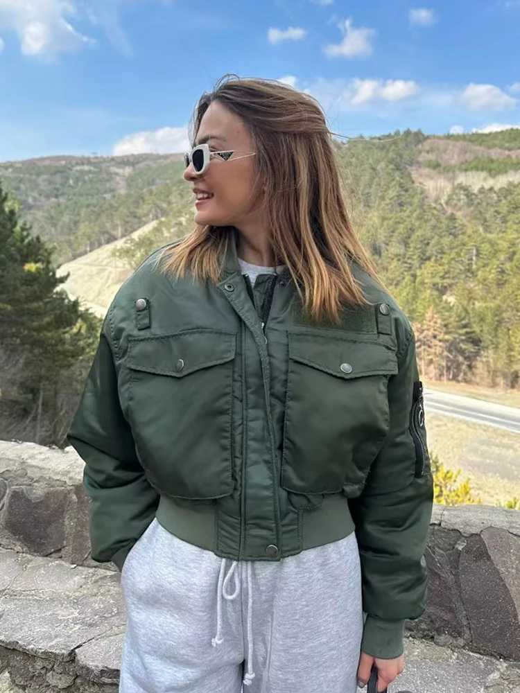 Women's Down Parkas Y2K TRAF Fashion Bomber Jackets for Women 2024 Winter Chic Pockets Short Coats Female Stand Front Zipper Coat Ladies Outerwea