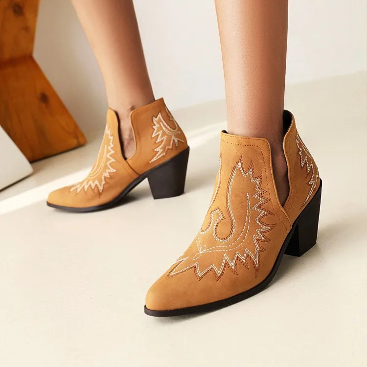 Pointy Boot Womens Rubber Shoes Winter Rain Boots Womens Pointe Med 2024 Autumn Ankle Womens Pointed Toe Square Heel S 240823