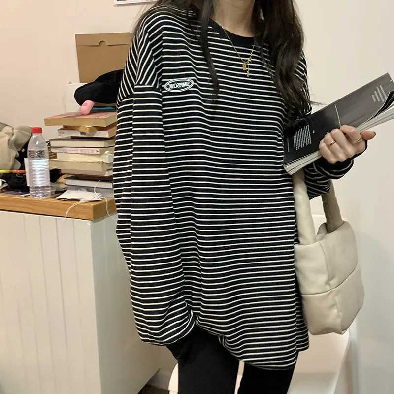 Women's T-Shirt Womens striped T-shirt womens O-neck long Sleve Korean black necklace womens summer/autumn clothing WYP6834 Y240824GDT5