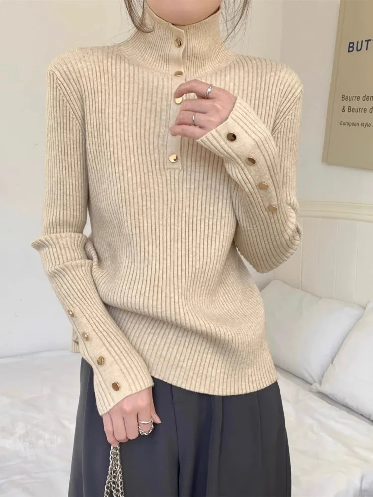 High Neck Metal Button Sweater WomenS Autumn And Winter Korean Version Slim Fit n Andy Velvet Inner Knit Sweater 240824