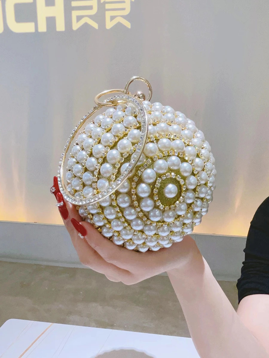 Round pearl clutch wallet handbag ious and elegant evening bag ring womens bride wedding party 240823