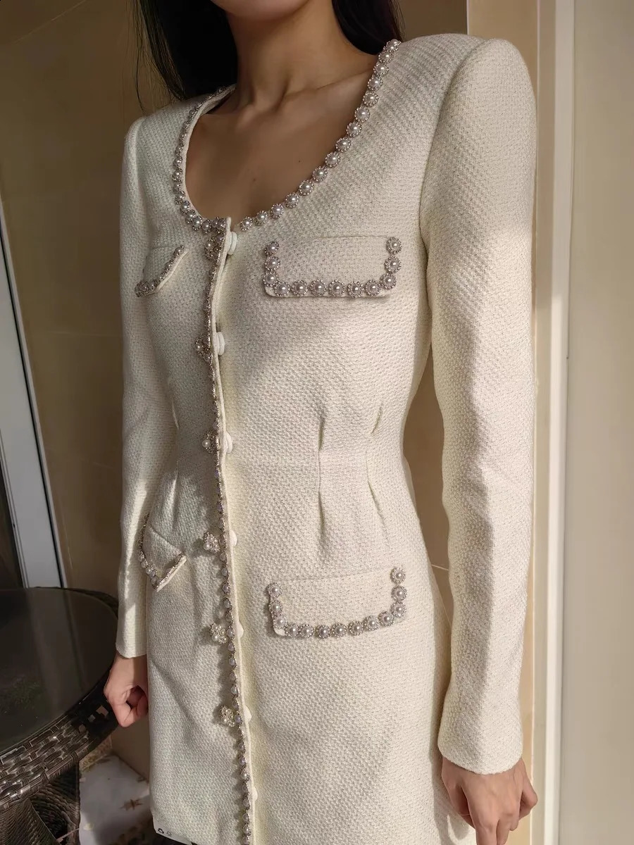Womens Beaded Decoration Round Neck Tweed Dress Chic Long Sleeve Spring Small Fragrant Wind Slim Fitting Mini Dresses Elegant 240824