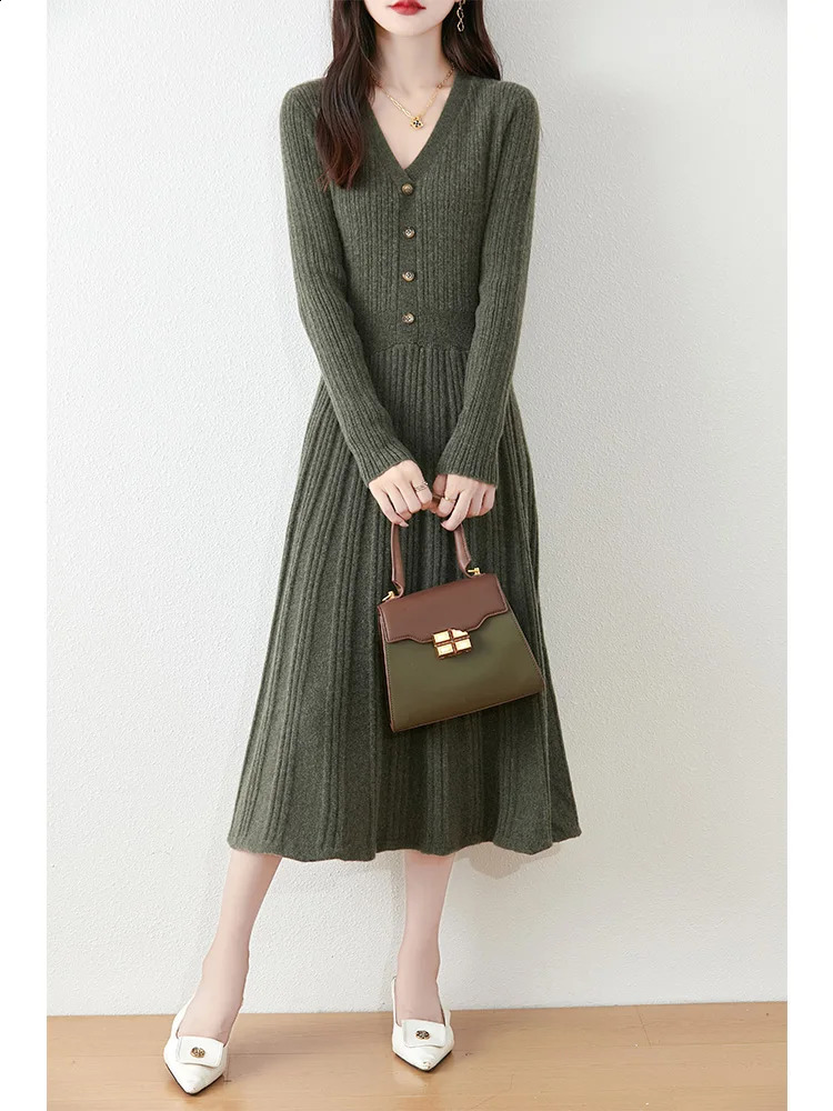 Womens Pure Wool Knitted Dress V-Neck Buttoned Striped Casual Fashionable Warm Autumn And Winter 240824