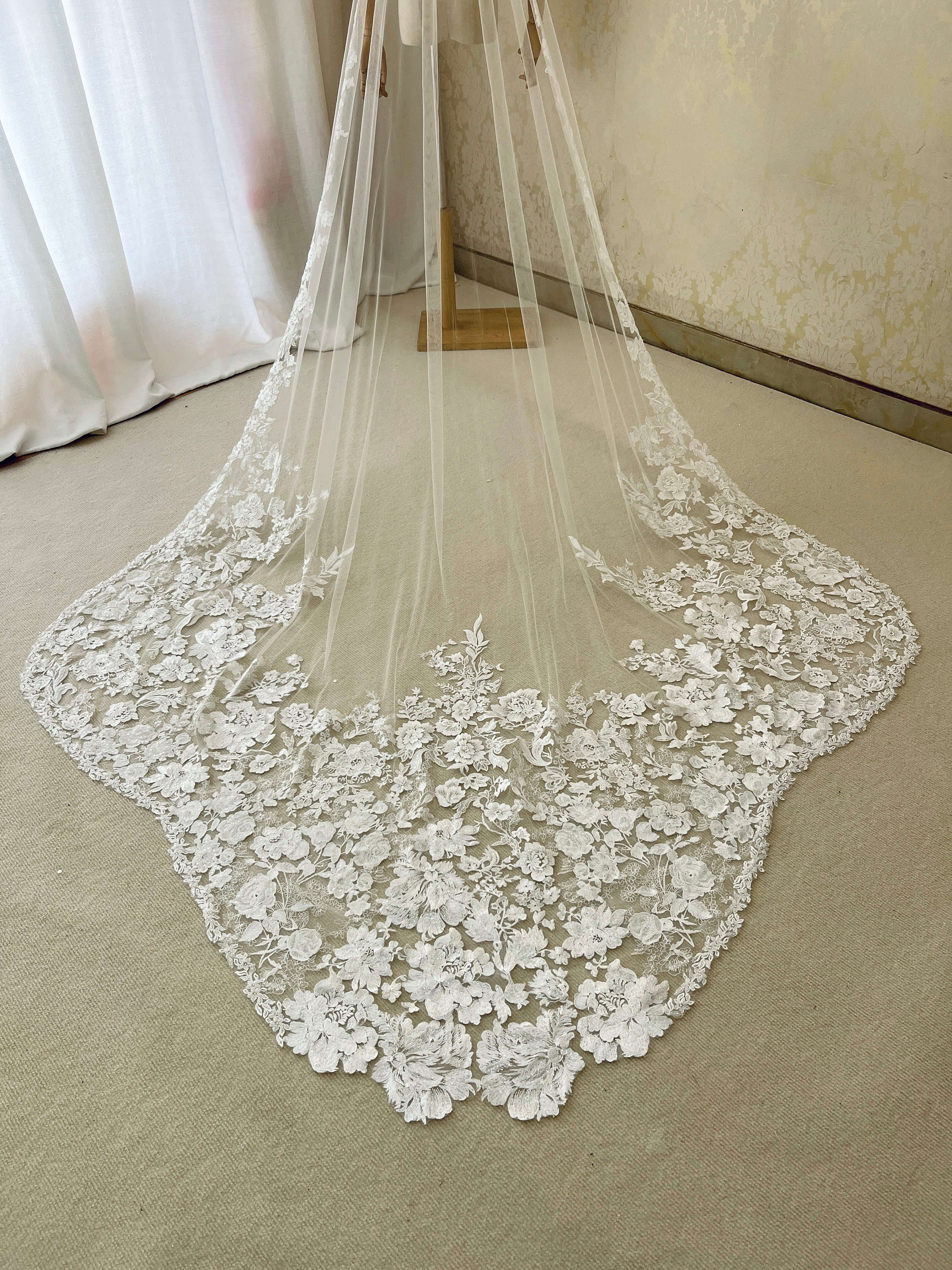 Modest Wedding Veil Cathedral Length 3M Wedding Veils Lace Applique One Layer Tulle Bridal Veil With Comb Custom Made