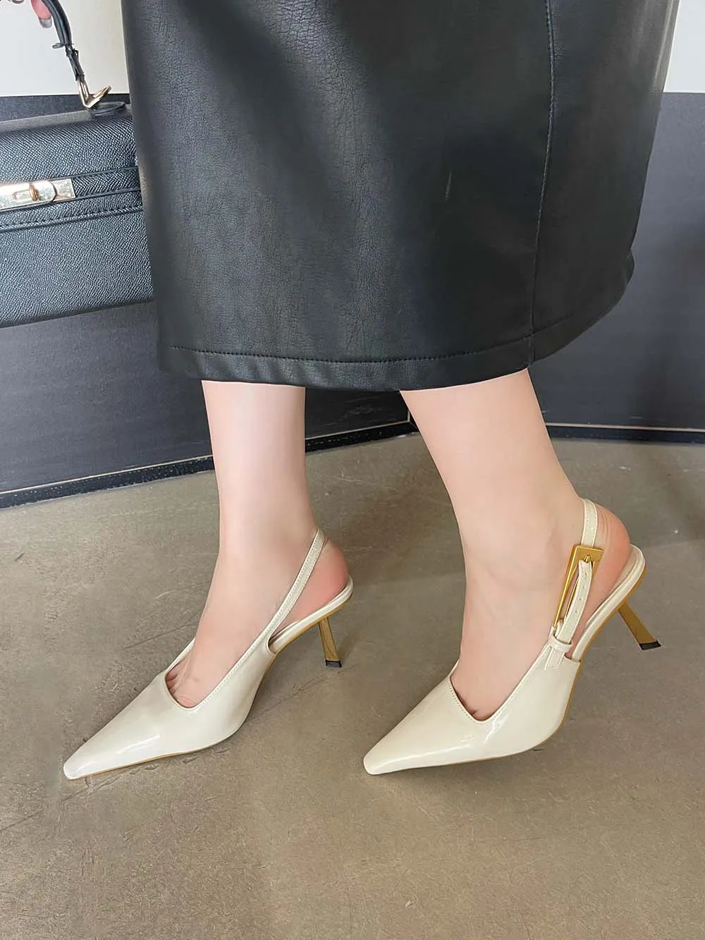 Womens Sandals Corner Head Dress Thin High Heels Belt Buckle Patent Leather Strap Sexy Wedding Pump 240823