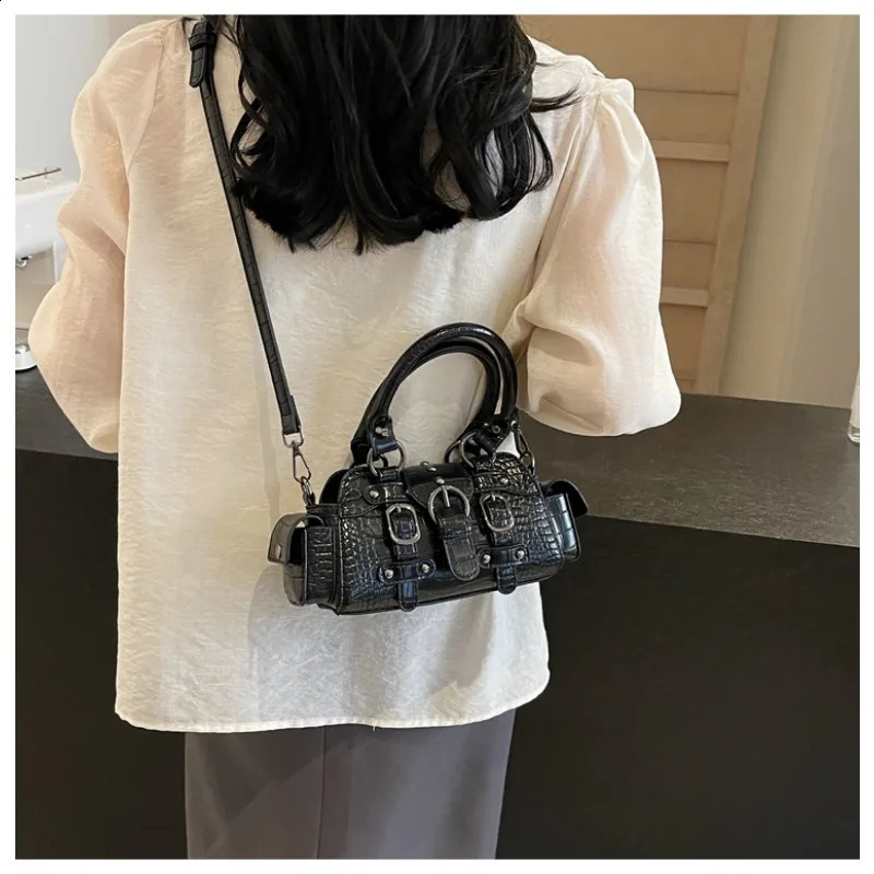 Alligator PU Boston Shoulder and Crossbody Bags Solid Hasp Unique Sense of y Handbags for Women Fashion 240824 4