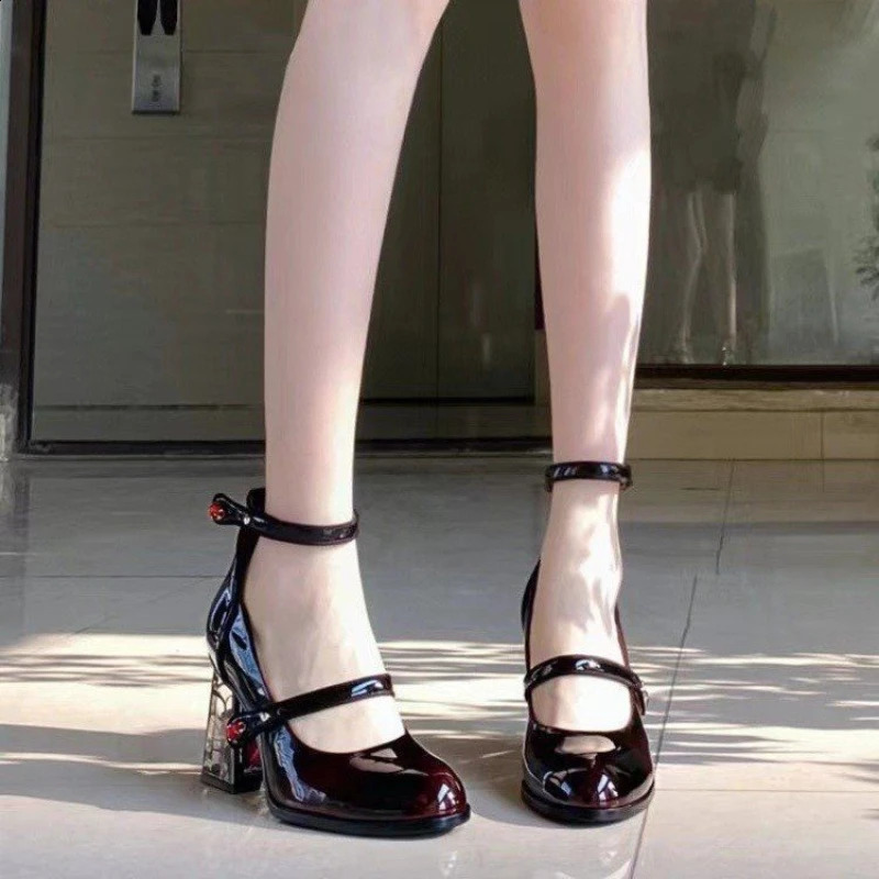 Womens shoes 2024 transparent thick high heels womens pump retro super high heels sexy patent leather Mary Jans fashion Zapatos 240823