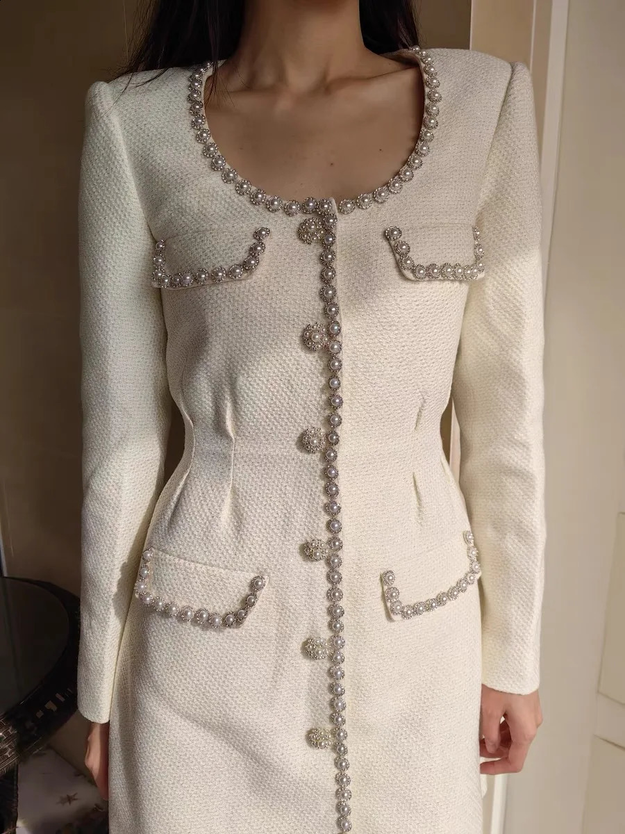 Womens Beaded Decoration Round Neck Tweed Dress Chic Long Sleeve Spring Small Fragrant Wind Slim Fitting Mini Dresses Elegant 240824