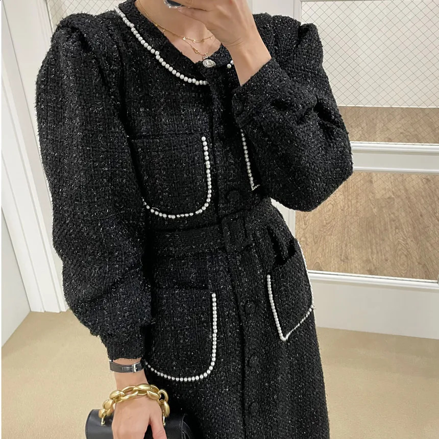 Chic Winter Vintage Binding Bead Pocket Round Neck Fragrant Single Breasted Black Long Sleeve Thick Tweed Dress 240824
