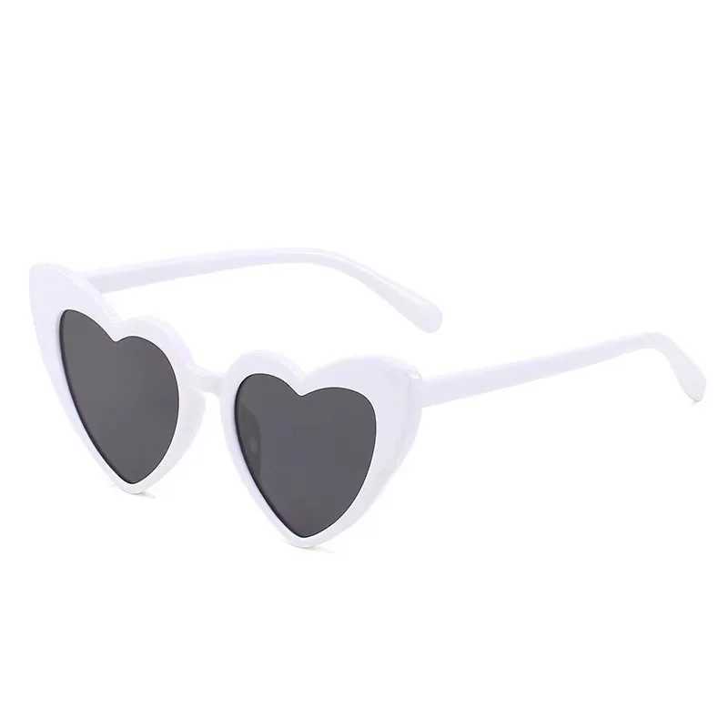 New Arrival 3-9 Year Kids Heart Sunglasses Vintage Heart-Shaped Toddler Sunglasses Cute Pink Boys Girls Outdoor Children Cartoon Eyewear T250116