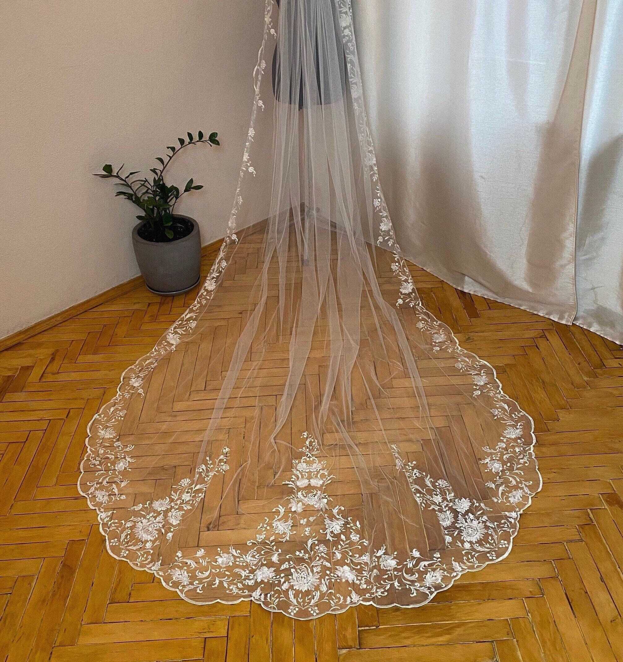 Bridal Veils Long Lace Appliques Wedding Veil Cathedral Length Luxurious Bride Accessories Wraps