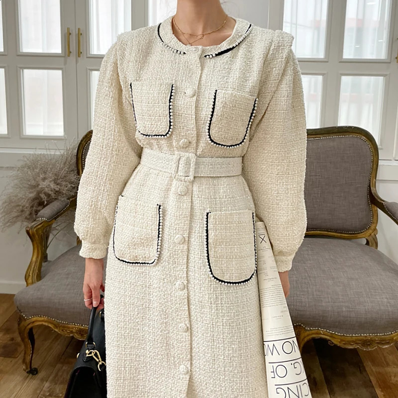 Chic Winter Vintage Binding Bead Pocket Round Neck Fragrant Single Breasted Black Long Sleeve Thick Tweed Dress 240824