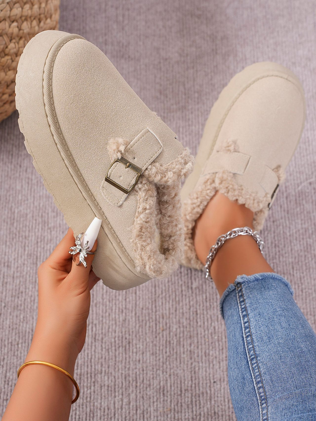 2024 Fashion Autumn Winter Snow Boots Ladies Thick Bottom Plush Buckle Warm Cotton Slippers Casual Shoes New Women Shoes High Quality Outdoor Large Si