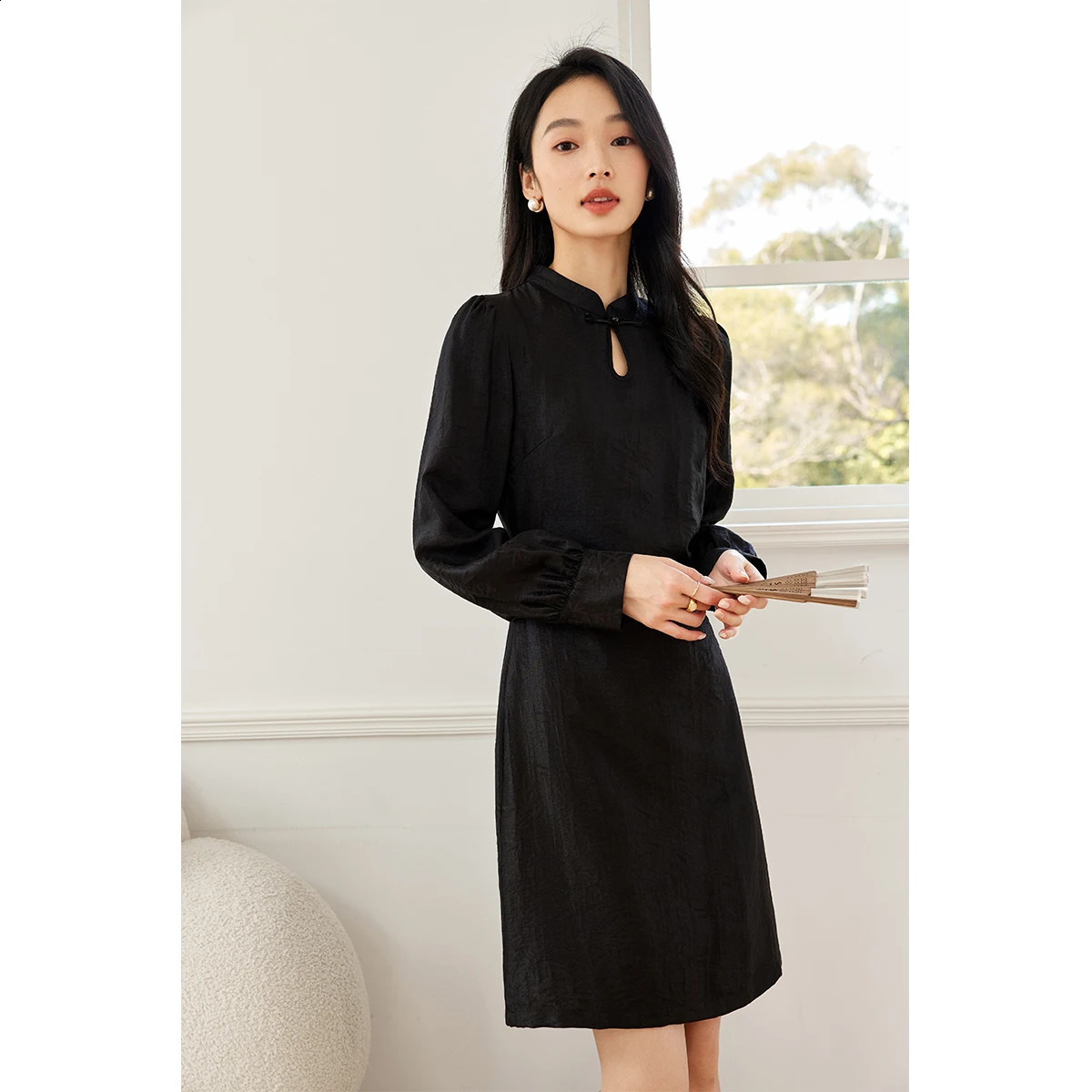 VIMLY Womens Chinese Style Improved Cheongsam Dresses Autumn Slim Dark Jacquard Lantern Sleeve Standing Collar A-Shape Dress 240824