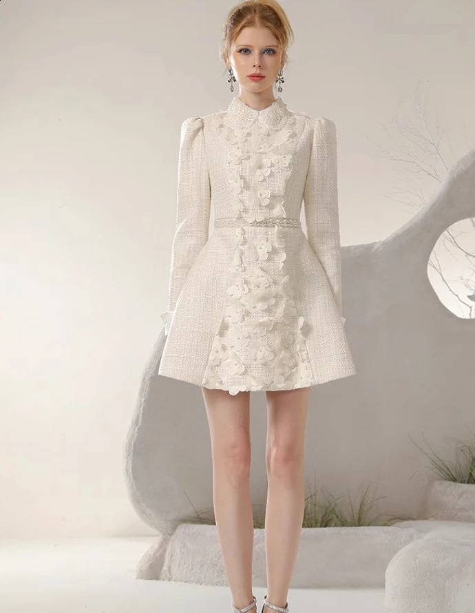 Sweet Pink Tweed Dresses Women Socialite Temperament Beaded Flower Long Sleeve Dress Autumn High Waist Slim-Fit Mini Dress 240824