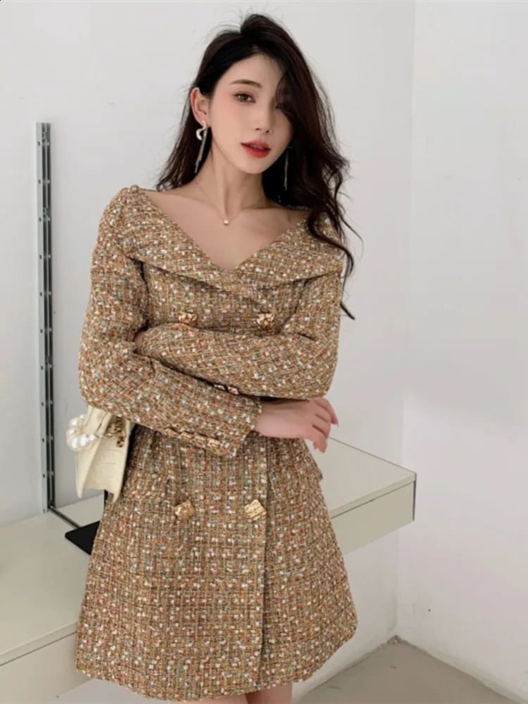 Autumn Female Tweed Gold Buttons Elegant Long Sleeve Robes Womens Sexy Off-Shoulder Long Sleeve Mini Dress 240824