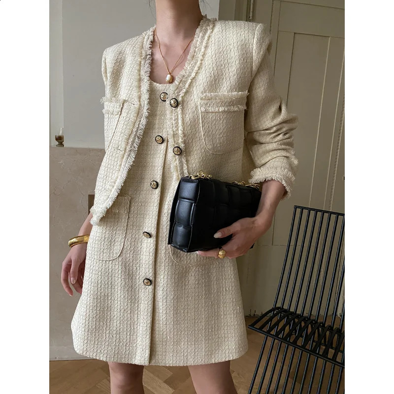 French Aristocratic Temperament Tweed Tassel Simple Coat Sleeveless Dress Korea Elegant Casual Loose Two Piece Set for Women 240823