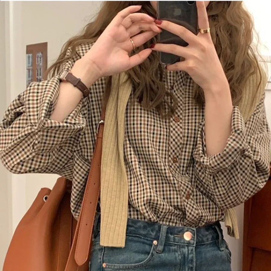 Plaid Shirts Women Retro Turn-down Collar Blouses All-match Straight Hong Kong Style Button Up Elegant Long Sleeve Outwear Femme 240823