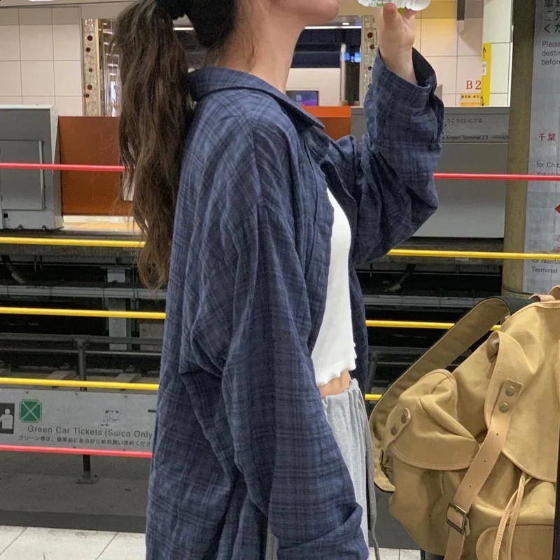 Retro Plaid Shirts Women Korean Sle Autumn n Loose Shirt Outerwear Outdoor Long Sleeve Mid-Length Top 240823