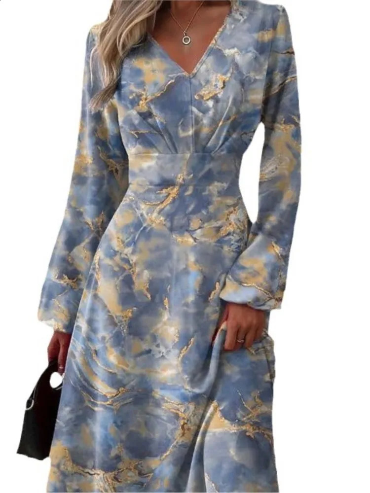 Spring Autumn Womens Slim Fit Fashionable Printed Dress With Flared Sleeves Sexy V-neck Long Sleeved Dress For Women 240823