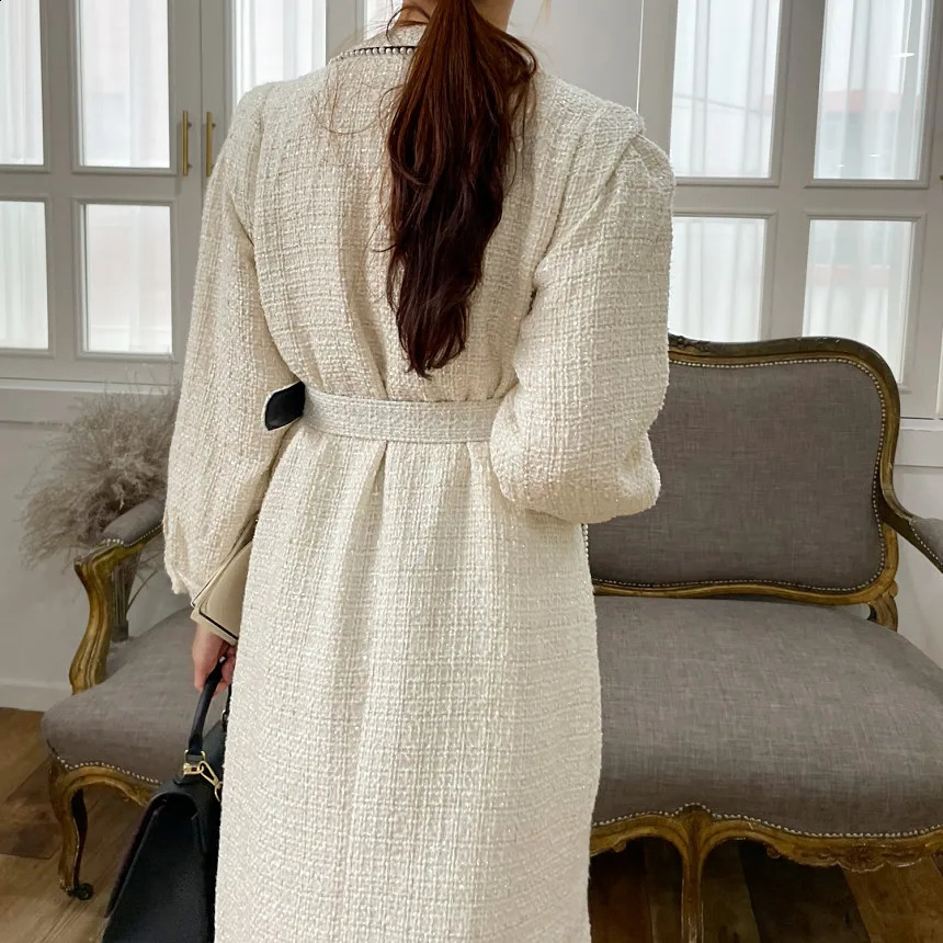Chic Winter Vintage Binding Bead Pocket Round Neck Fragrant Single Breasted Black Long Sleeve Thick Tweed Dress 240824