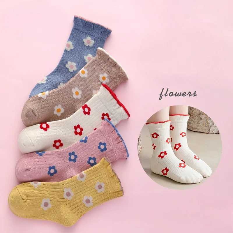 Five Pairs New Spring and Fall Girls Cute Sweet Printed Lace Childrens Fashion Everything Comfortable Cotton Socks CL240824