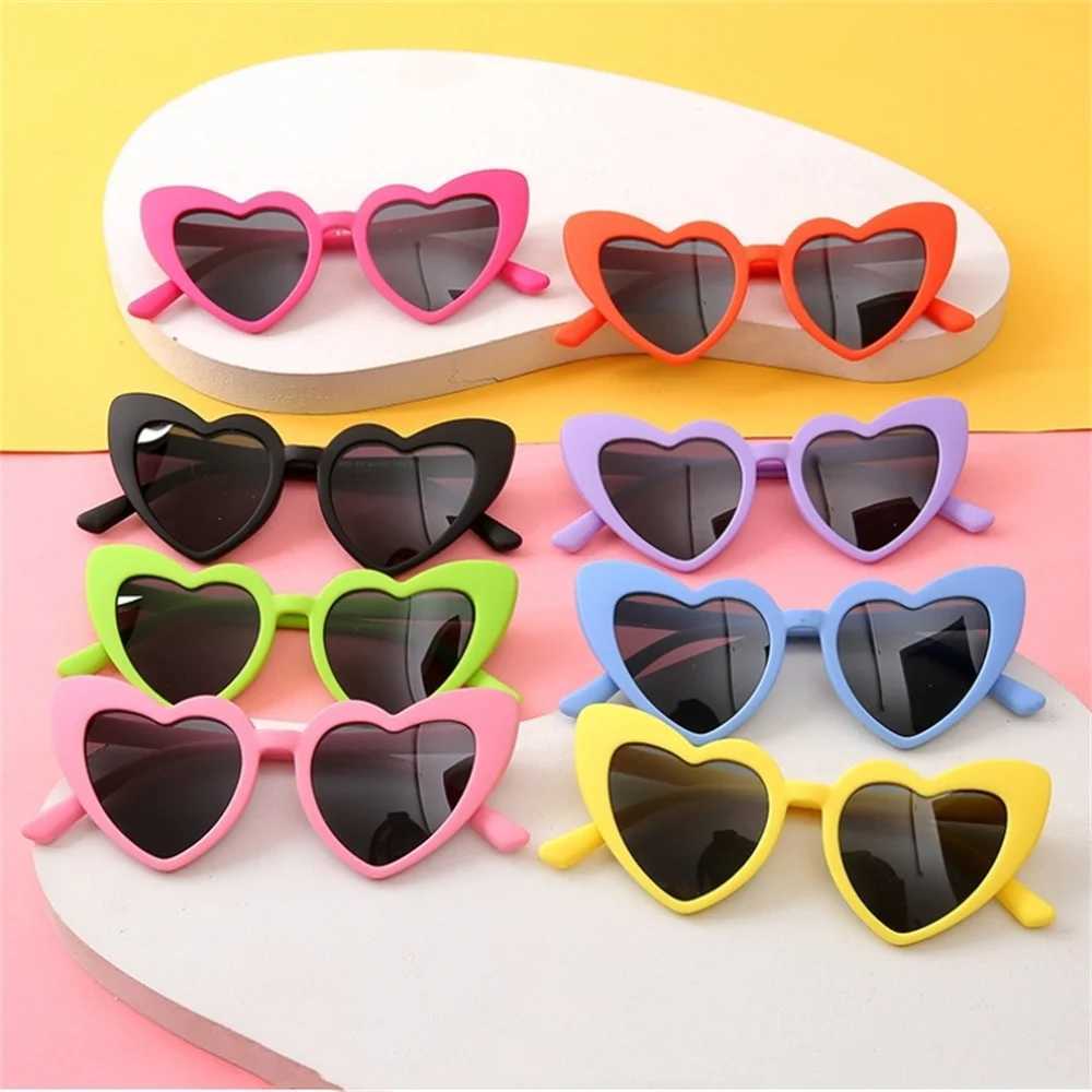 New Arrival 3-9 Year Kids Heart Sunglasses Vintage Heart-Shaped Toddler Sunglasses Cute Pink Boys Girls Outdoor Children Cartoon Eyewear T250116
