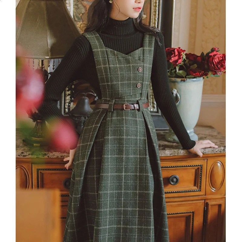 Vintage Plaid Print Belt Elegant Woolen Dresses for Women Autumn Winter Fashion Sleeveless Slim Pleated Midi Dress Vestidos 240824