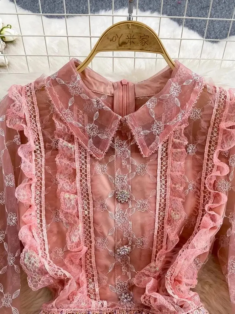 Fashion Celebrity Lace Mesh Flower Embroidery Ruffles Stitching Tweed Long Sleeve Diamonds Buttons Woolen Short Dresses 240824
