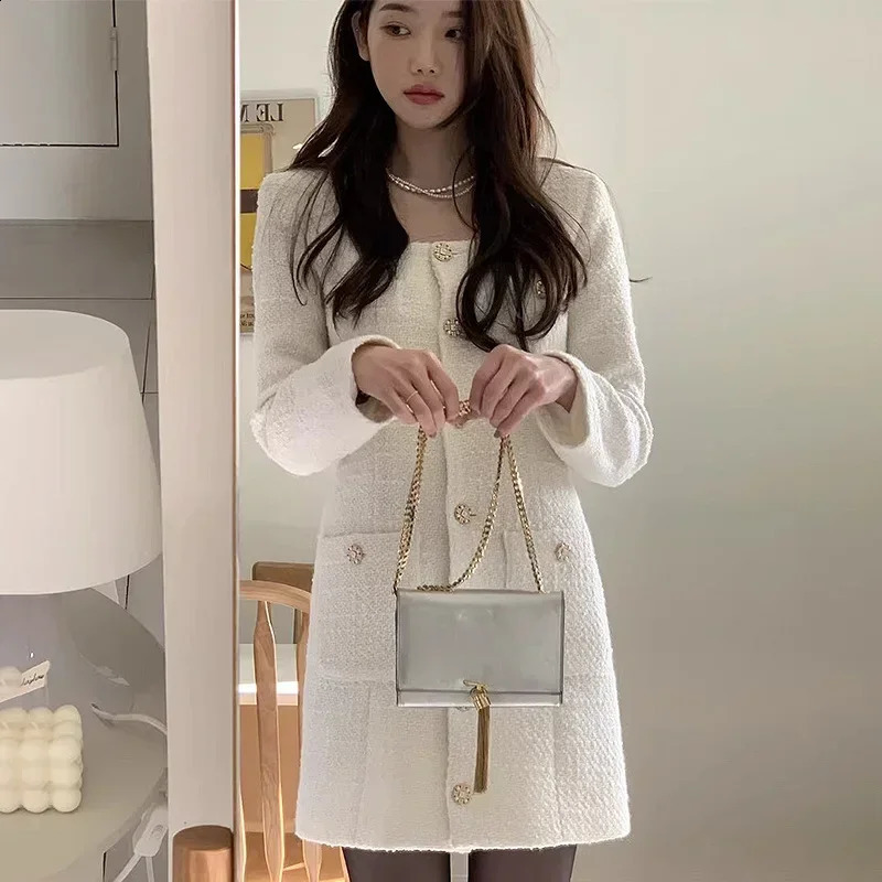 Retro High Quality Elegant Tweed Dress Women Square Collar Long Sleeve Buttons Pocket Mini Party Dresses Korean Fashion Vestidos 240824