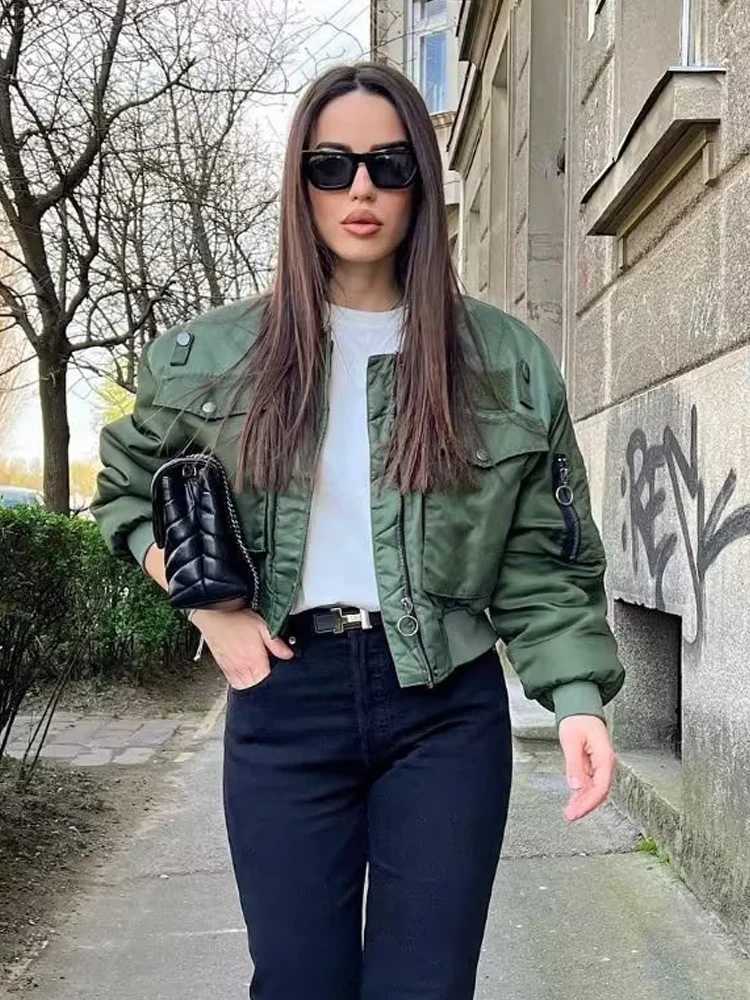 Women's Down Parkas Y2K TRAF Fashion Bomber Jackets for Women 2024 Winter Chic Pockets Short Coats Female Stand Front Zipper Coat Ladies Outerwea