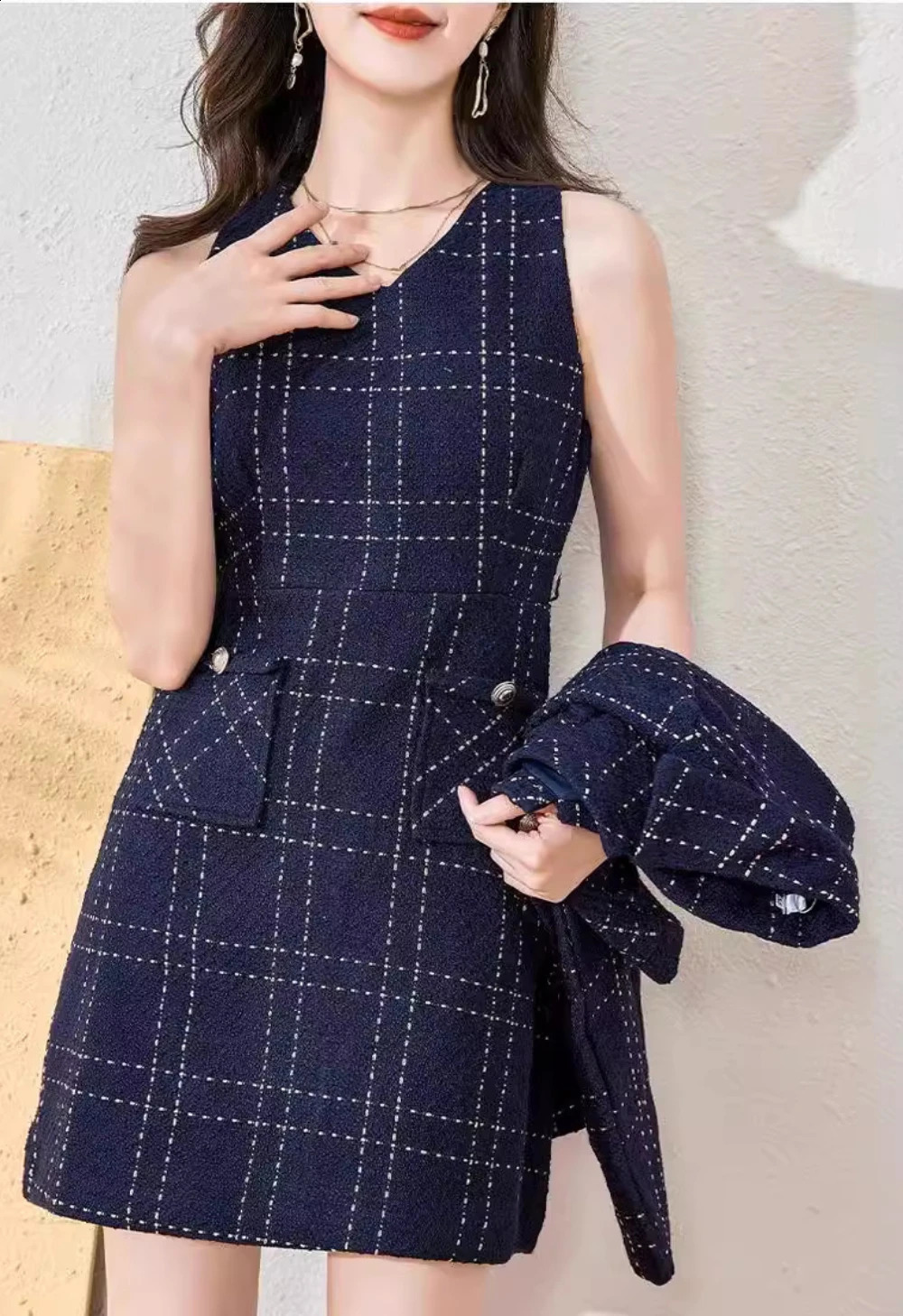Xiaoxiangfeng celebrity temperament long-sleeved tweed jacket two-piece waist vest hip-covering dress for women 240824