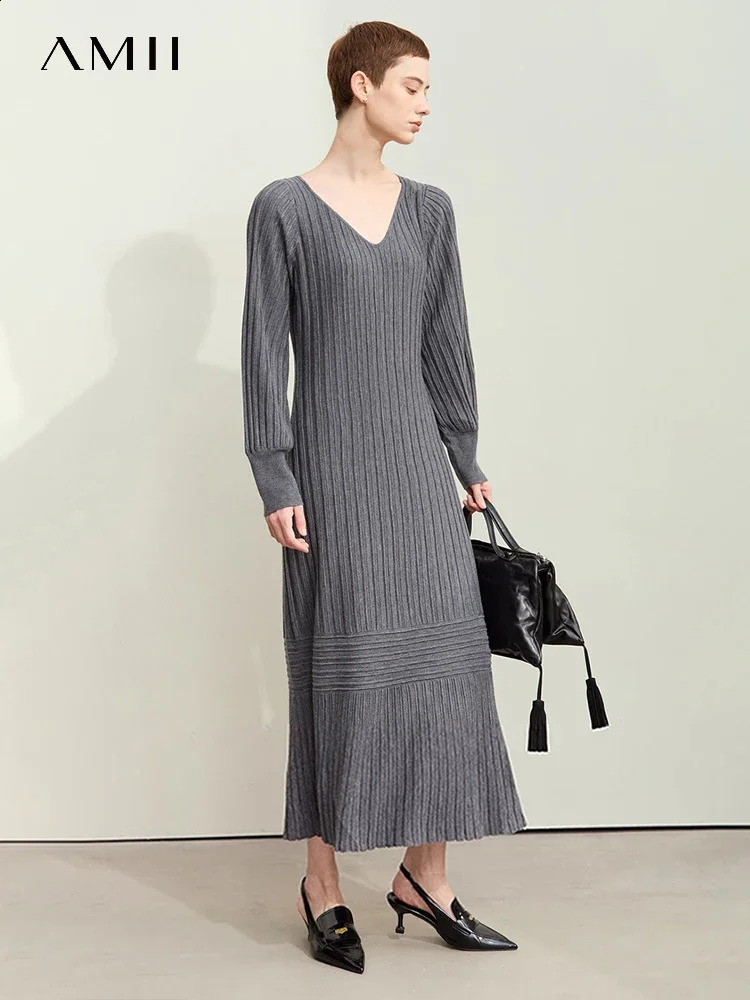 Amii Minimalism Autumn Trumpet Dress for Women Elegant Casual V-neck Lantern Sleeve Solid Lazy Knitted Dresses 12443091 240824