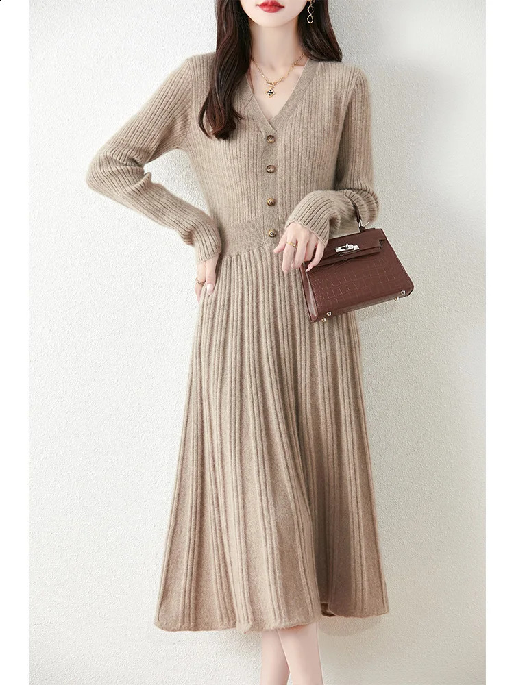 Womens Pure Wool Knitted Dress V-Neck Buttoned Striped Casual Fashionable Warm Autumn And Winter 240824