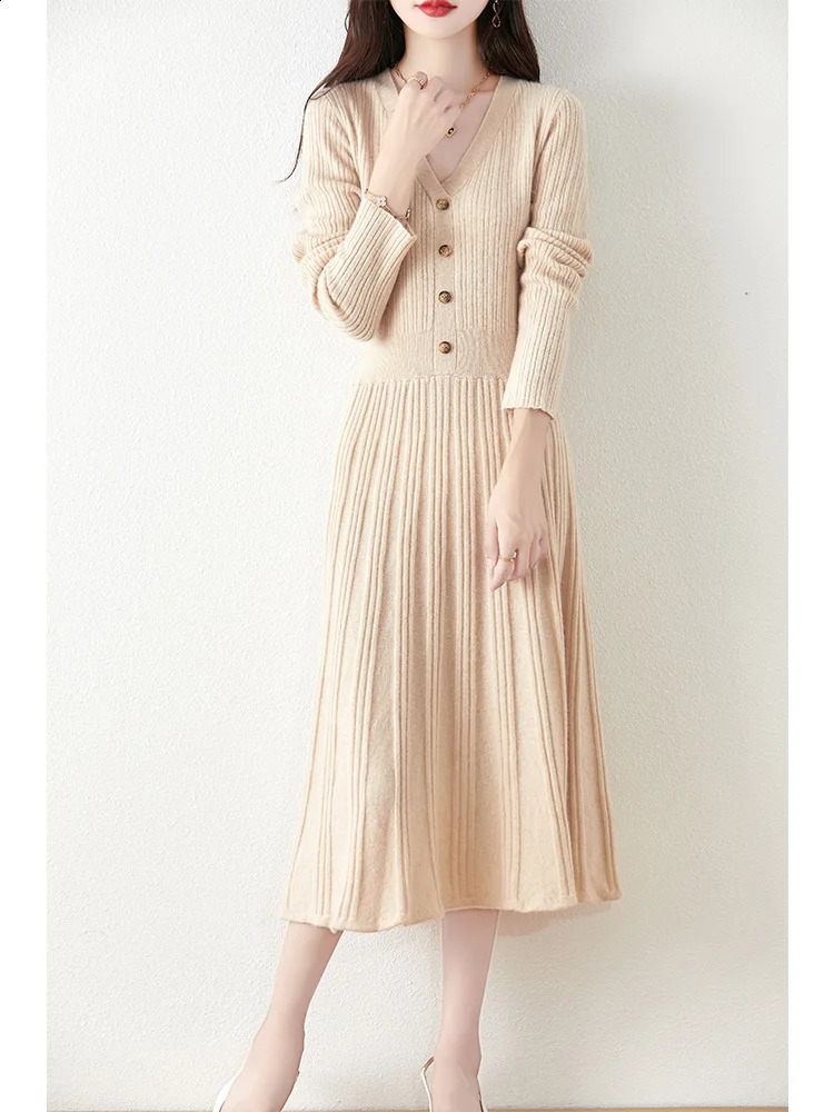 Womens Pure Wool Knitted Dress V-Neck Buttoned Striped Casual Fashionable Warm Autumn And Winter 240824