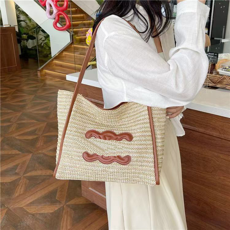 Beach Joker Straw Vacation 2024 bag summer new woven large-capacity one-shoulder commuting Tote.