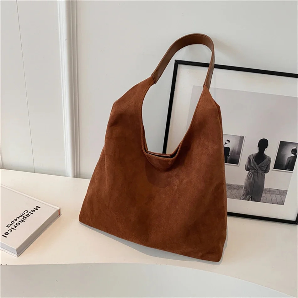Fashion Flipped Base Leather Shoulder Bag For Women Winter Female Simple Hobo Underarm Handbags And Purses 240823 B2