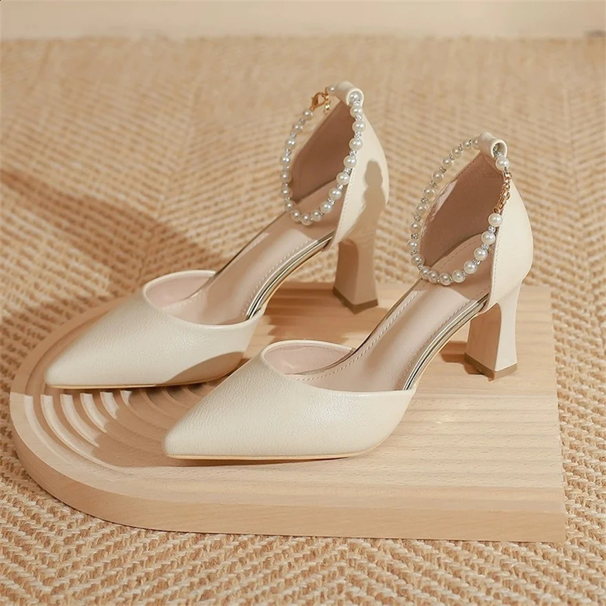 Princess style beige soft leather sandals for womens 2024 summer fashion pearl buckle hollow thick high-heeled womens wedding shoes corner 240823