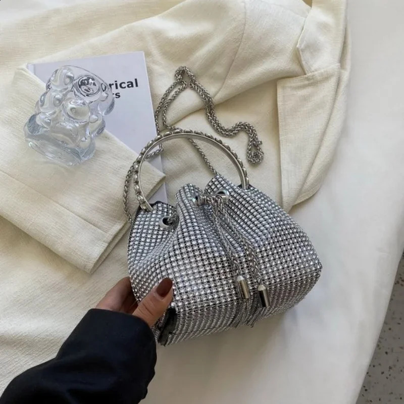 Full gloss rhinestone bucket bag fashionable and highend brushed table tennis womens evening single shoulder chain with ten fonts 240823