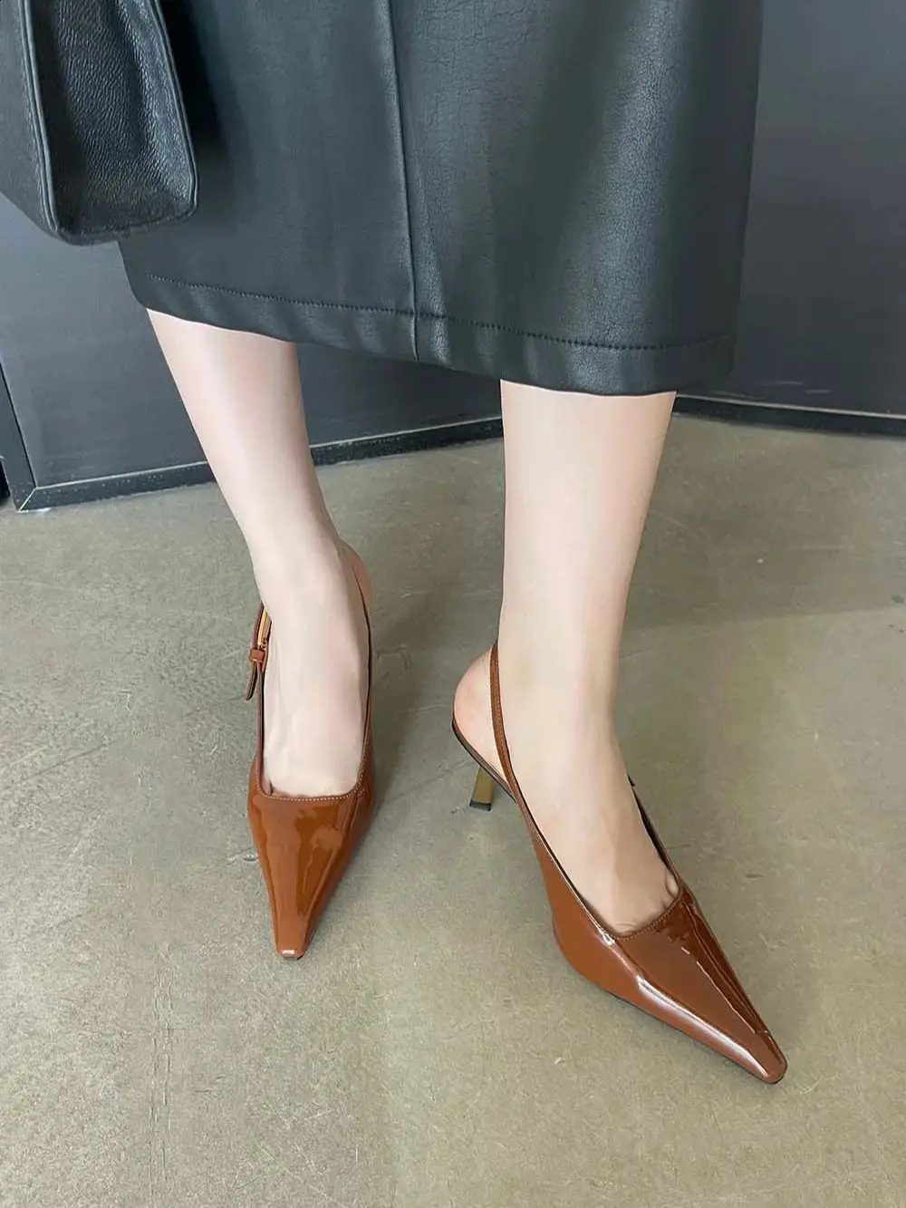 Womens Sandals Corner Head Dress Thin High Heels Belt Buckle Patent Leather Strap Sexy Wedding Pump 240823