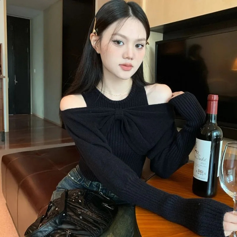 Round Neck Off Shoulder Sweater Women Bow Solid Color Knitted Bat Long Sleeve Short Slim 240824