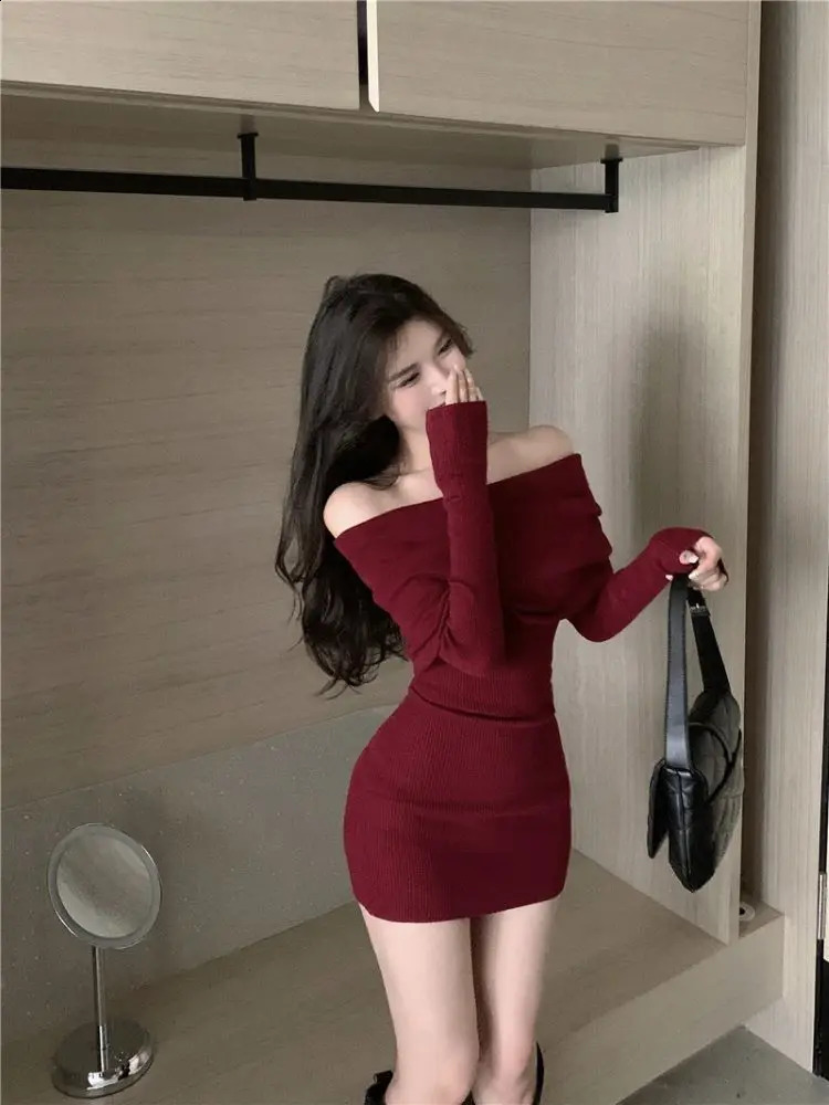 Black Off Shoulder Mini Dresses Elegant Long Sleeve Fashion Slim Sexy Women Autumn Winter Clothing Skinny Sweater Dress Bodycon 240823