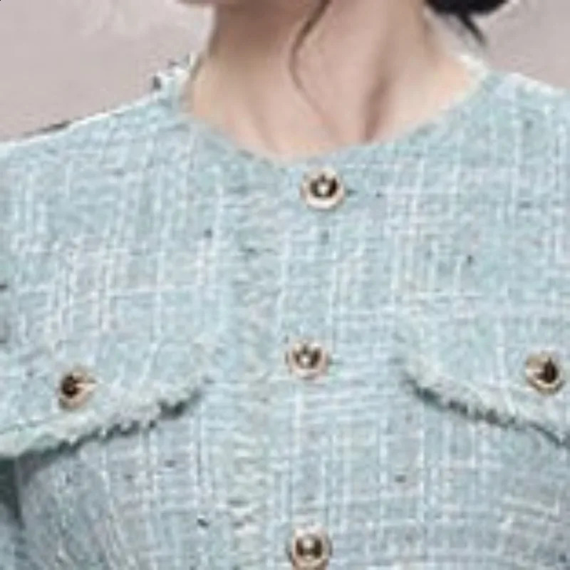 Womens Autumn and Winter Pullover Round Neck Panel Button Solid Color Slimming Mid Length Flower Tweed Long Sleeved Dress 240824