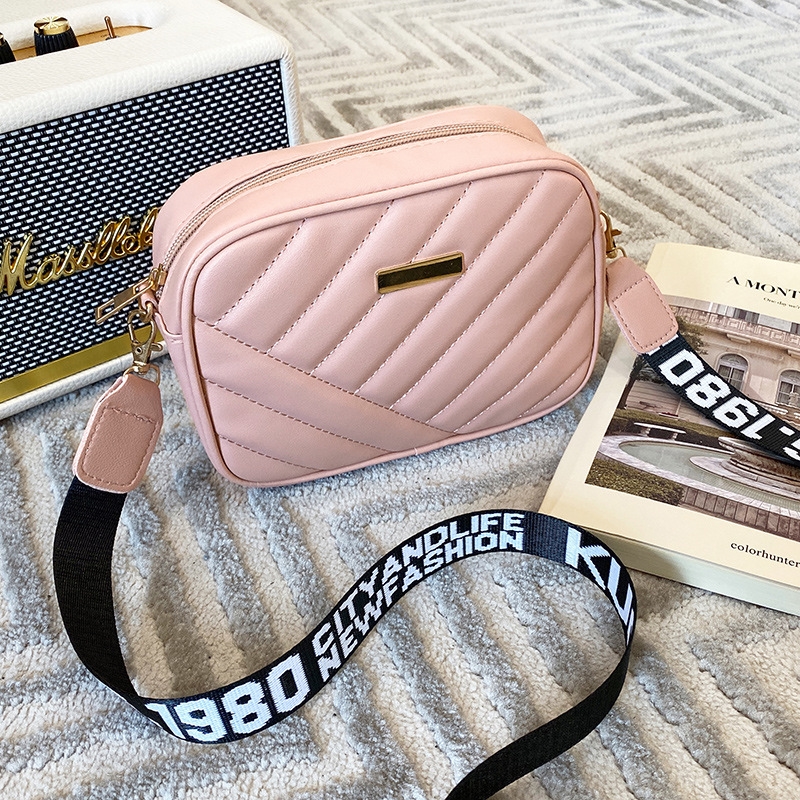 Rolling strip camera bag 2024 Diamond cross body bag bag women's new storage bag shoulder mobile phone bag