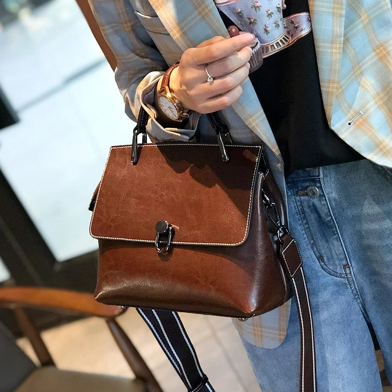 Toptrends Vintage Genuine Leather Wide Strap Shoulder Crossbody Bags For Women Trend Er Short Handle Ladies Handbags 240824