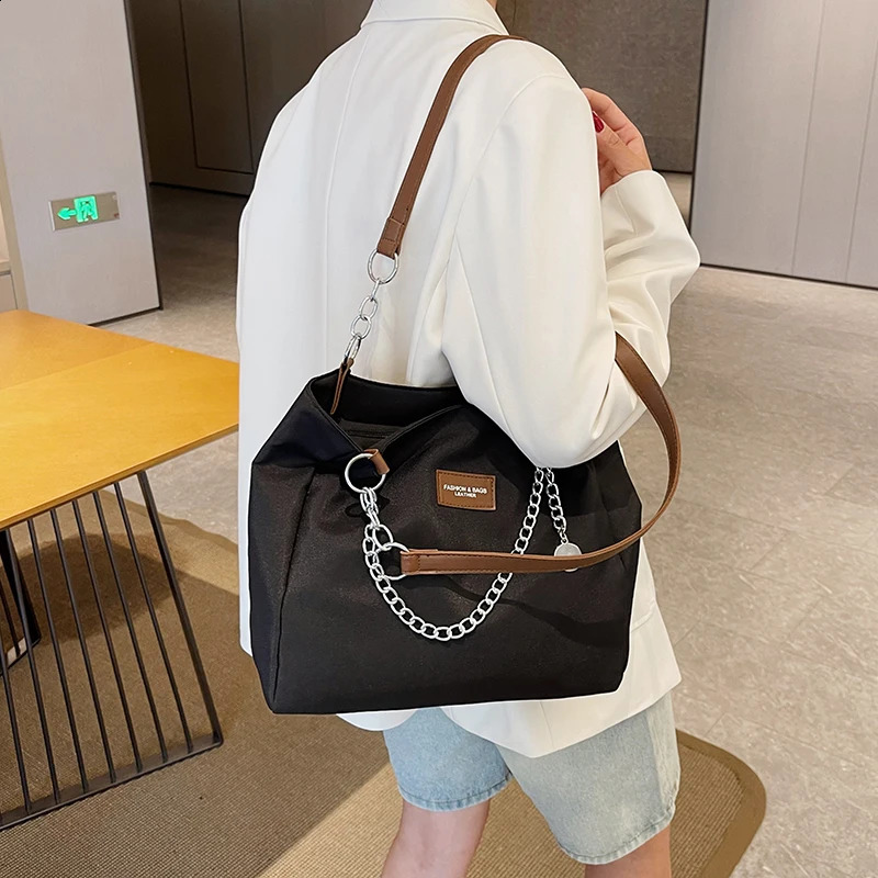Nylon Solid Color Large Capacity Tote Bag Fashion Chain One Shoulder Womens Minimalist 240823