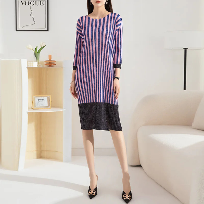 Miyake Pleated Dress Women Spring Autumn Fashion Printed Loose Large Size Contrast Color Round Neck Mid-Length Dresses 240824