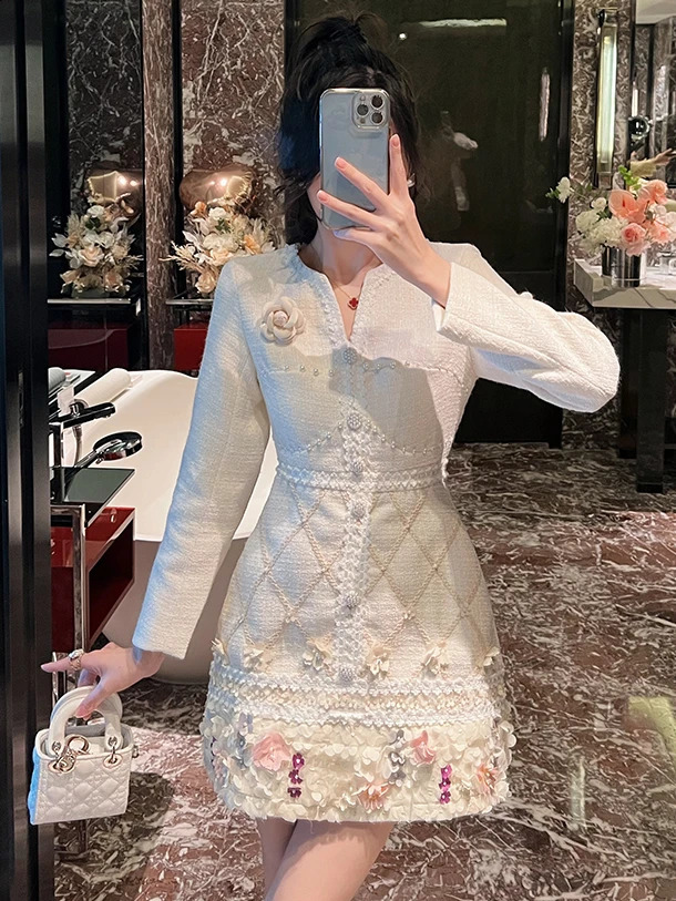 Elegant Graceful Tweed A-line Dress for Women Spring French Beaded Flower Long Sleeve Slim Dress High End Mini Dress 240824