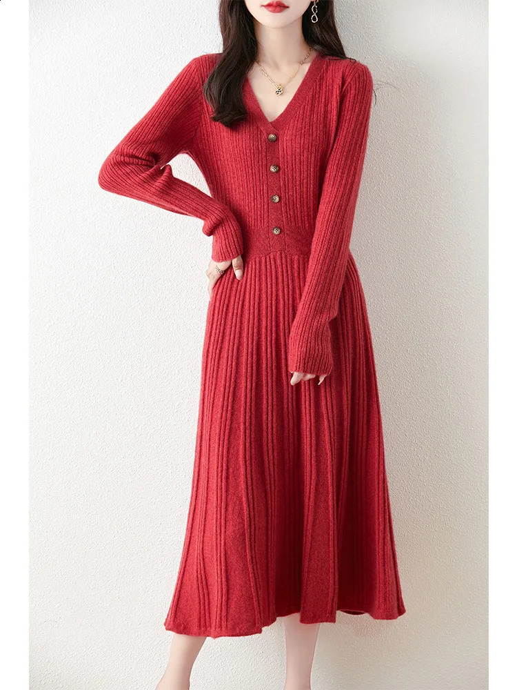 Womens Pure Wool Knitted Dress V-Neck Buttoned Striped Casual Fashionable Warm Autumn And Winter 240824