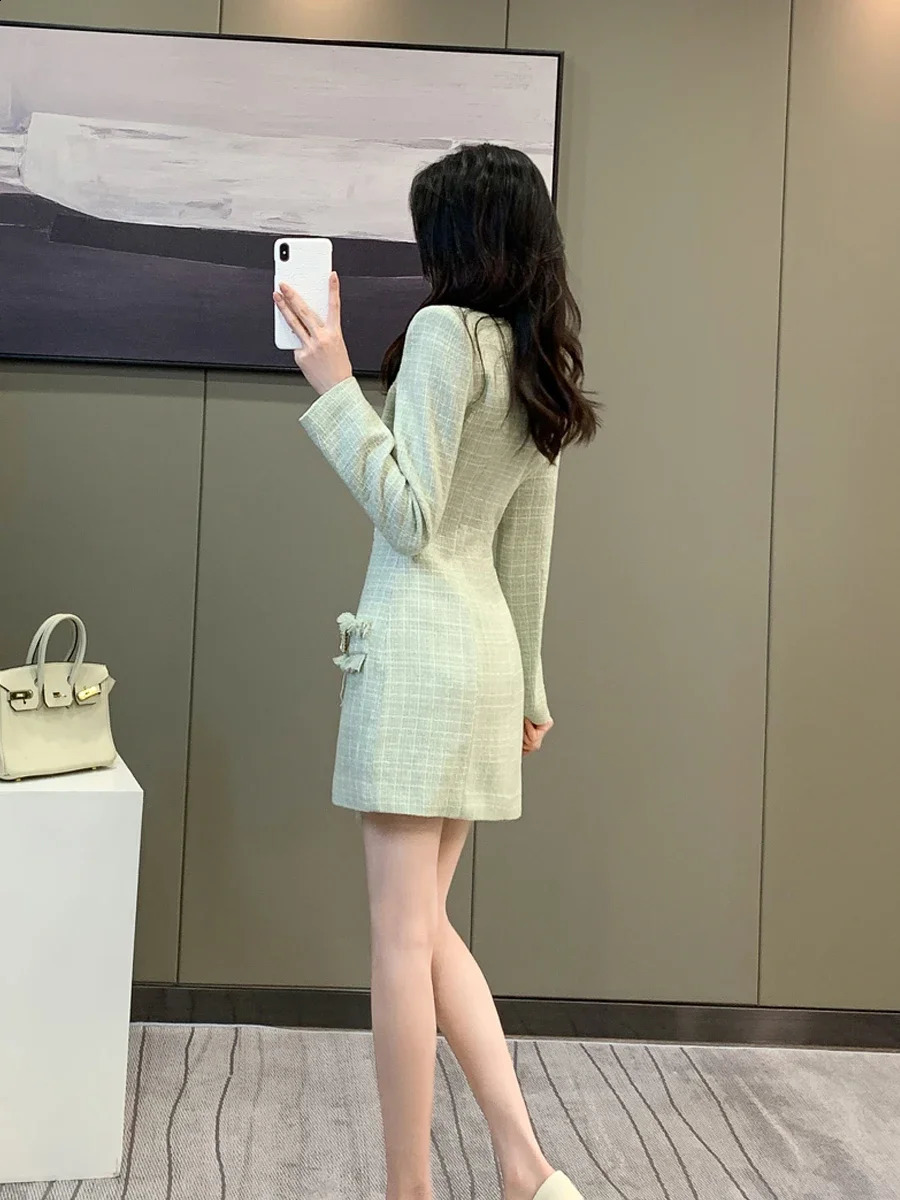 Socialite Elegant Tweed Long Sleeve Dress Womens Spring High-End Drill Buckle Square Collar Slim-fit Woolen Dresses 240824